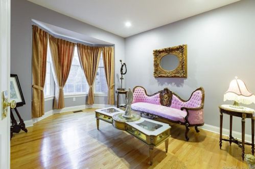 62 Auburn Knl, East Hampton, CT 06424-1379