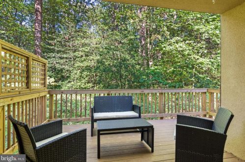2354 Soft Wind Ct, Herndon, VA 20191-4406