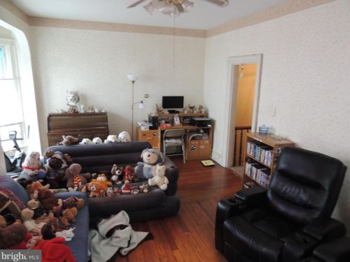 213 Broadway, Hanover PA 17331-2503 exterior