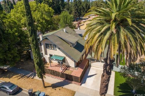 5292 Magnolia Ave, Riverside CA  92506-1248 exterior