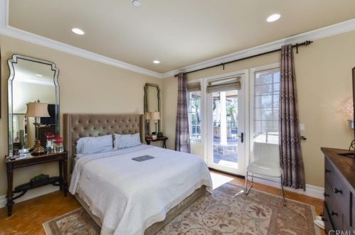 25 Blue Smt, Irvine CA  92603-0168 exterior