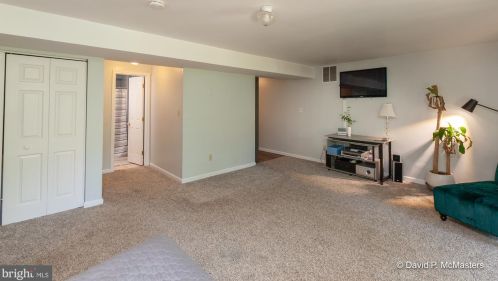 423 Shannondale Rd, Harpers Ferry WV 25425-4564 exterior