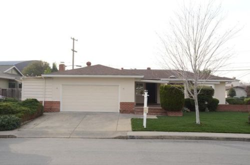 135 Casper St, Milpitas, CA 95035-4815