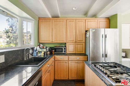1437 Mountain St, Glendale CA  91207-1259 exterior