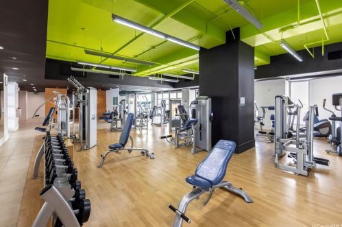 410 Atkinson Dr, Honolulu HI  96814-4730 exterior