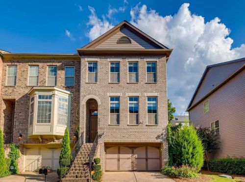2067 Callaway Ct, Atlanta, GA 30318-1080