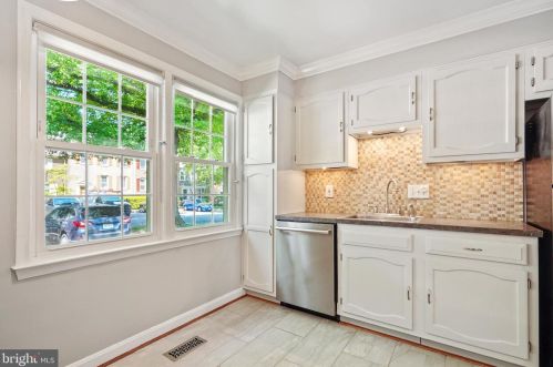 5269 Bradgen Ct, Springfield VA  22151-3524 exterior