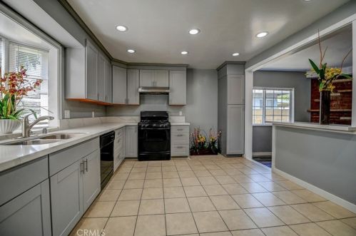 700 Janss St, Anaheim CA  92805-2568 exterior