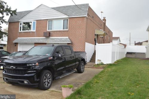 9328 Hegerman St, Philadelphia, PA 19114-4010