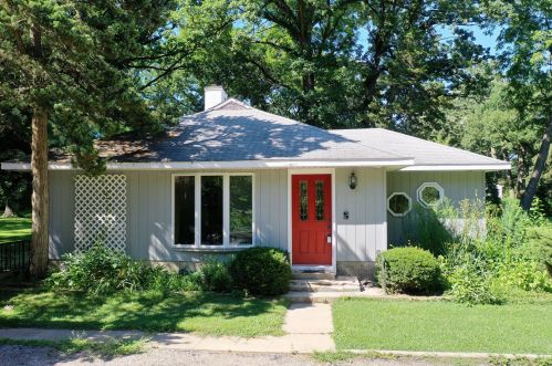 1758 Brockway St, Palatine, IL 60067-7494