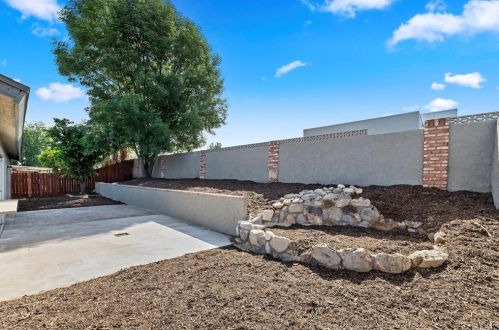 9850 Mcnicholl Dr, Riverside CA  92503-5521 exterior