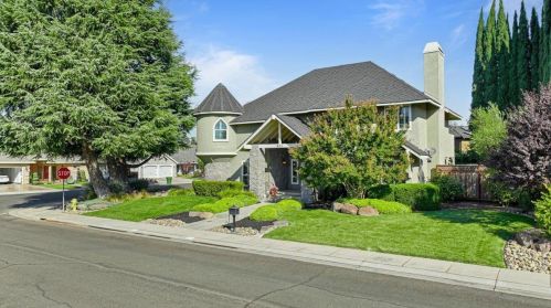 901 Opal Ln, Ripon, CA 95366-2257