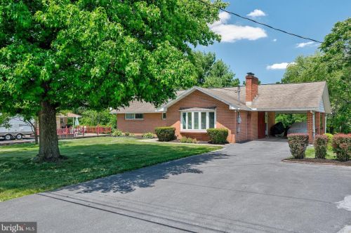 3612 Ridgeway Rd, Harrisburg, PA 17109-1231