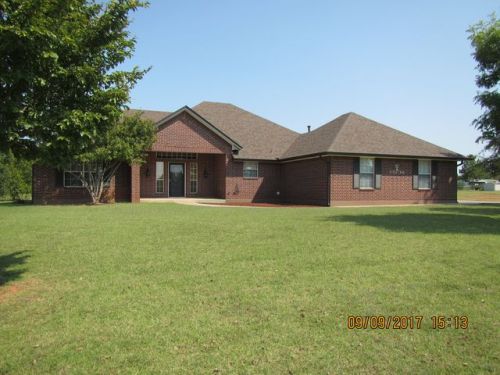 879 Oaklawn Dr, Tuttle, OK 73089-7497