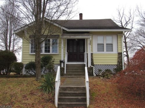 12 Maple Ave, Wantage, NJ 07461-2415