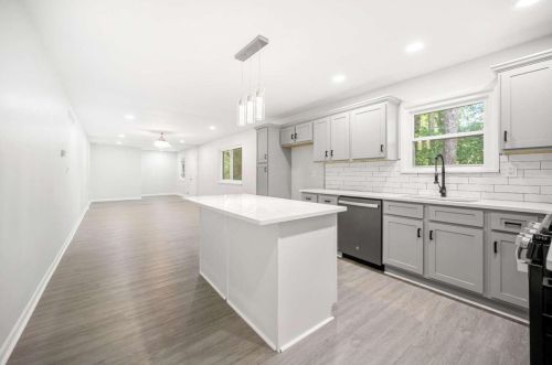 3007 Dogwood Dr, Atlanta GA  30344-3905 exterior