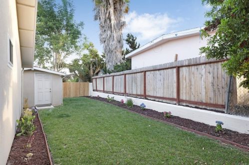 338 Plaza De Benito Juarez, Vista CA  92083-3549 exterior