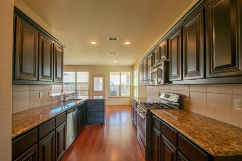 2929 Maple Creek Dr, Fort Worth TX  76177-2167 exterior