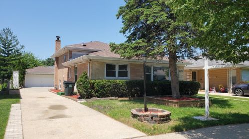 8824 Oswego Ave, Morton Grove, IL 60053-1929
