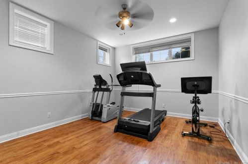 76 Mustang Dr, Upper Stepney CT  06468-1371 exterior