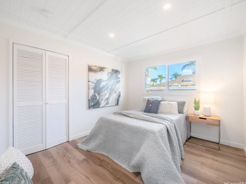 1346 Nehoa St, Honolulu HI  96822-3074 exterior