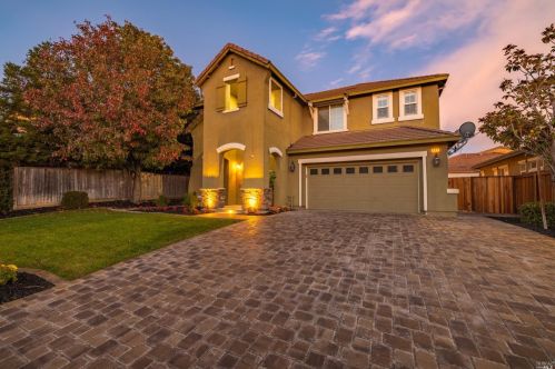 443 Norwich St, Vacaville, CA 95687-8223