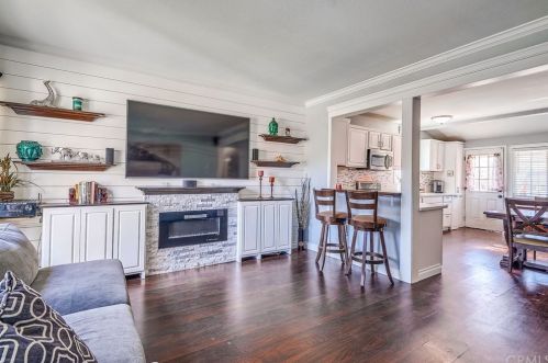 555 Prospect Ave, Riverside CA  92507-1720 exterior