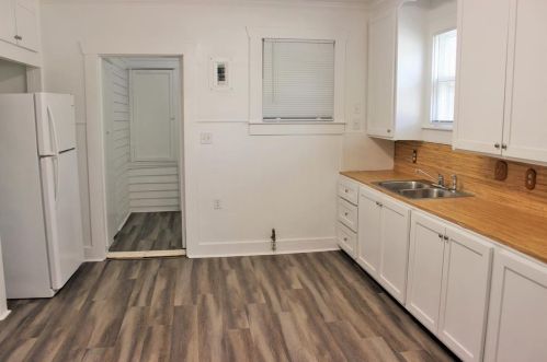 142 Holland St, Bellvue TX  77418-1420 exterior