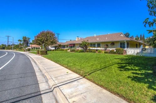 3520 Watkins Dr, Riverside CA  92507-4609 exterior