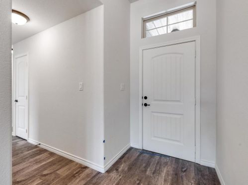 7460 Briar Rd, Azle, TX 76020-8806
