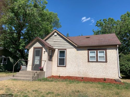 1108 Mill Ave, Brainerd, MN 56401-2311