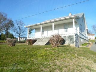 831 Entry School Rd, Waynesboro, VA 22980-6576