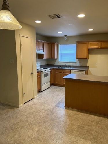 9224 Marilyn Dr, Fort Worth TX  76108-3561 exterior