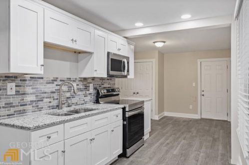 123 Dahlia Ave, Atlanta GA  30314-1207 exterior