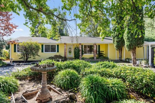 155 Bluebird Dr, Windsor, CA 95492-9581
