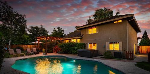 39 White Stone Ct, Elk Grove, CA 95758-6315