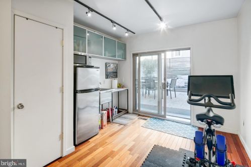 1313 11 St, Philadelphia PA 19147-5601 exterior