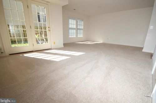 8025 Samuel Wallis St, Lorton VA  22079-2350 exterior
