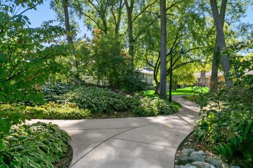 4618 Cedar Lake Rd, Minneapolis MN  55416-3726 exterior