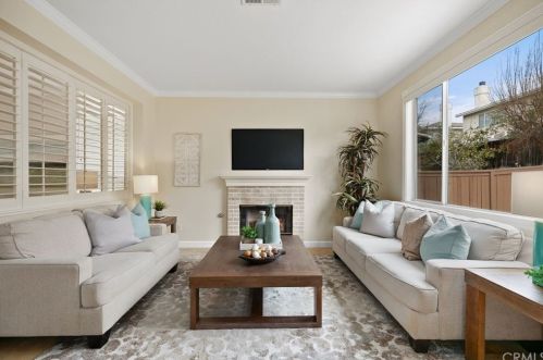 23 Iroquois Ct, Irvine, CA 92602-0744