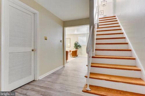 5940 Queenston St, Springfield VA  22152-1731 exterior