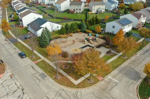 840 Shelter Island Ln, Pingree Grove IL  60140-9163 exterior