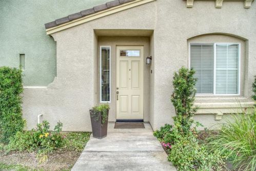 384 Raphael Ln, Clovis, CA 93611-6191
