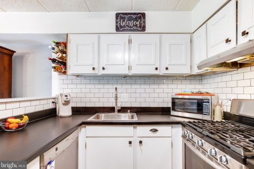 5659 Harpers Farm Rd, Columbia, MD 21044-2036