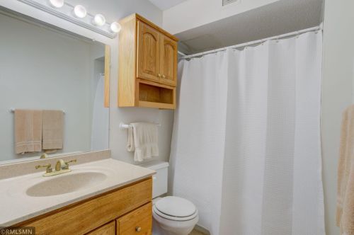 1181 Edgcumbe Rd, Saint Paul MN  55105-2831 exterior