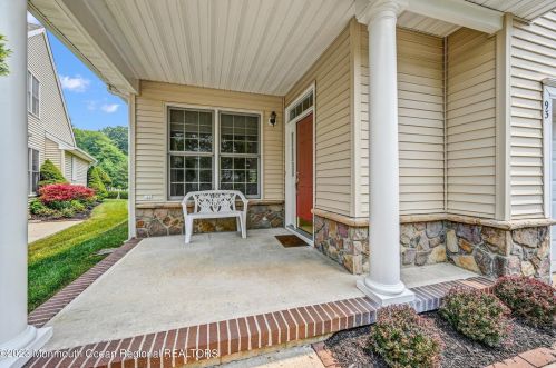 93 Barberry Dr, Tinton Falls, NJ 07712-8553