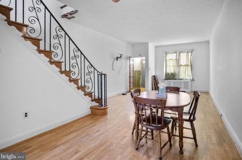 2328 9th St, Philadelphia, PA 19148-3727