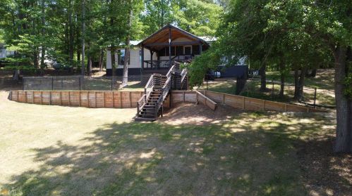 321 Barbara Point Rd, Mayfield, GA 31087-5626