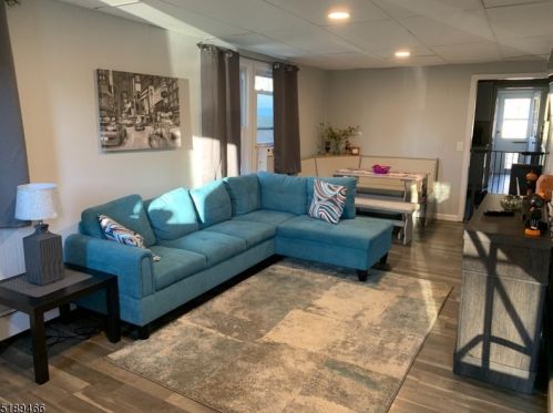 11 Woodsedge Ave, Mount Olive, NJ 07828-2931