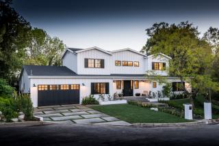 4114 Royal Crest Pl, Van Nuys, CA 91436-3435